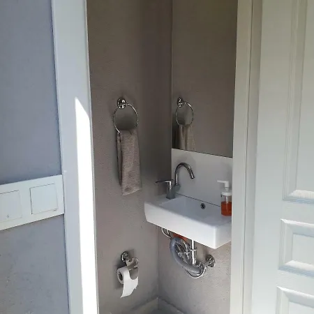Merkezde Mustakil Ev Apartment