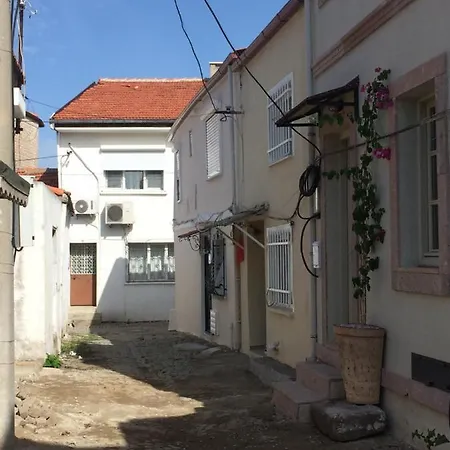 Merkezde Mustakil Ev Apartment *